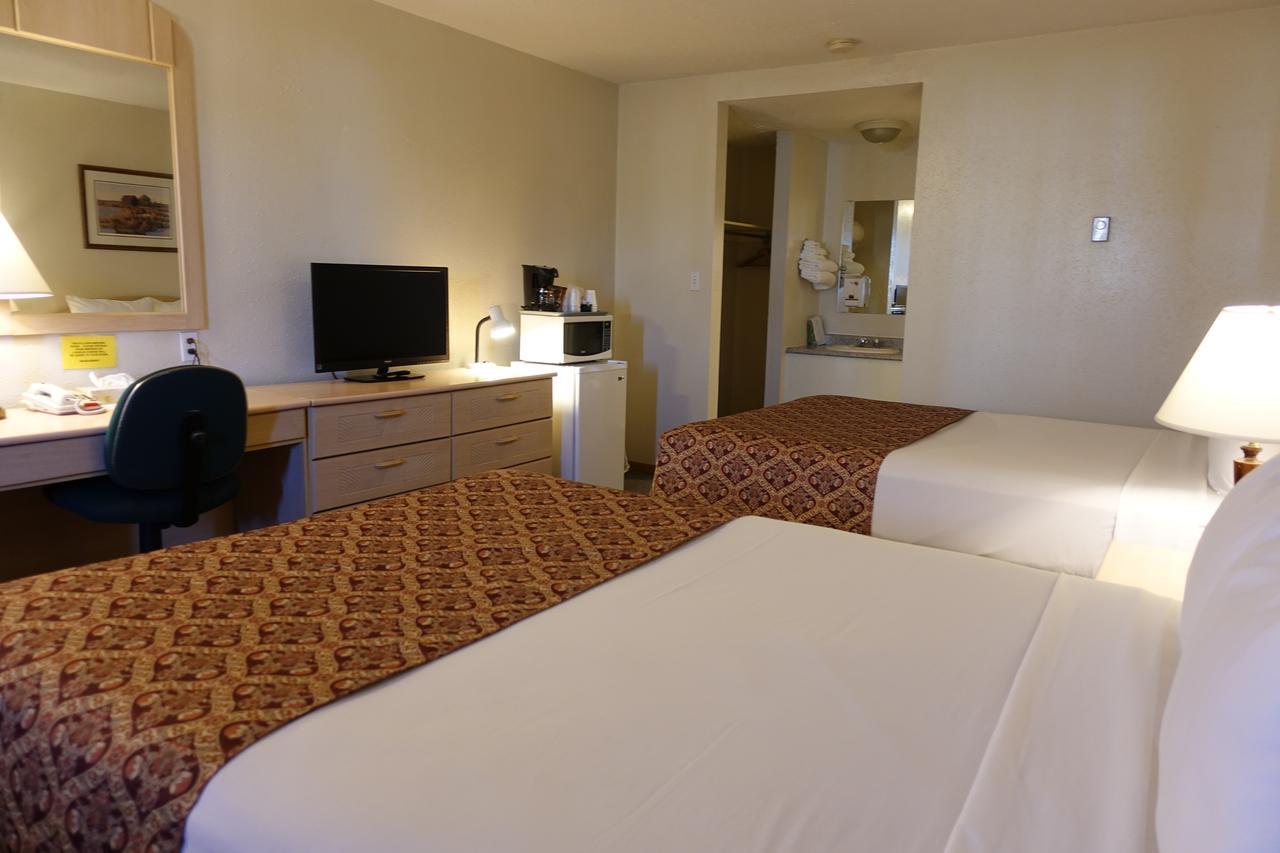 Armada Inn Motel Unity Экстерьер фото